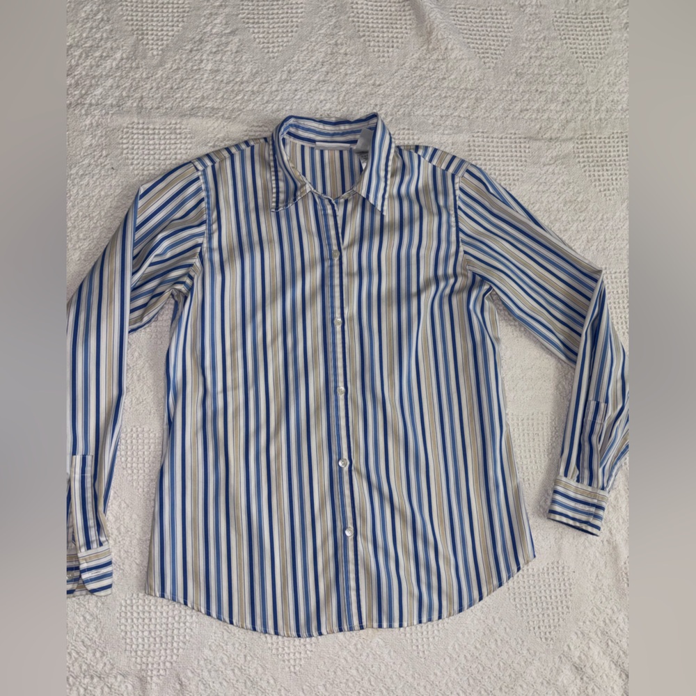 Liz Claiborne Women’s Size 6 Button Up Business Casual Dress Shirt Preowned